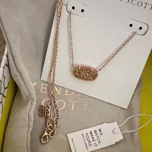 Kendra Scott Rose Gold Pendant Necklace NEVER WORN - Picture 2 of 3